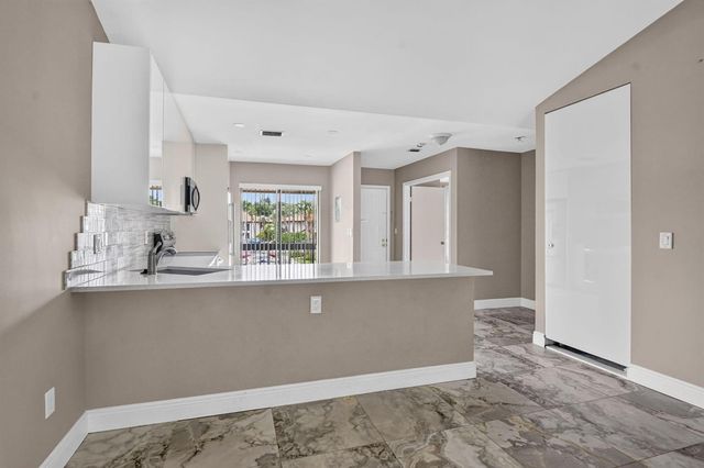 301 Club Circle 208, Boca Raton, FL 33487