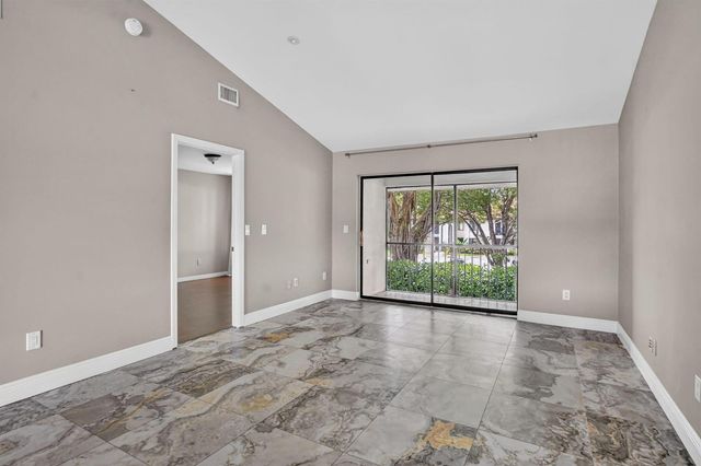 301 Club Circle 208, Boca Raton, FL 33487