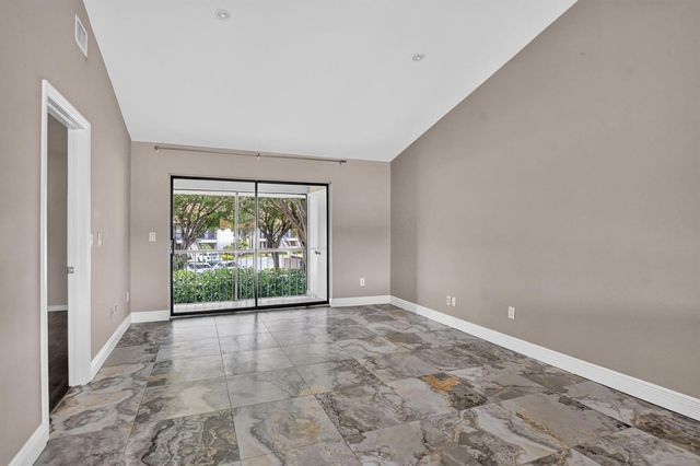 301 Club Circle 208, Boca Raton, FL 33487