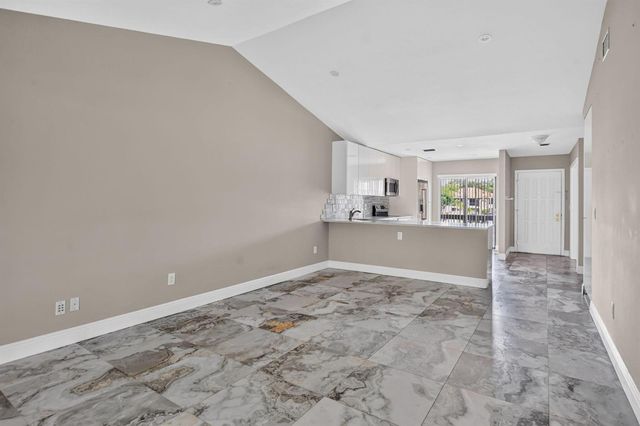 301 Club Circle 208, Boca Raton, FL 33487