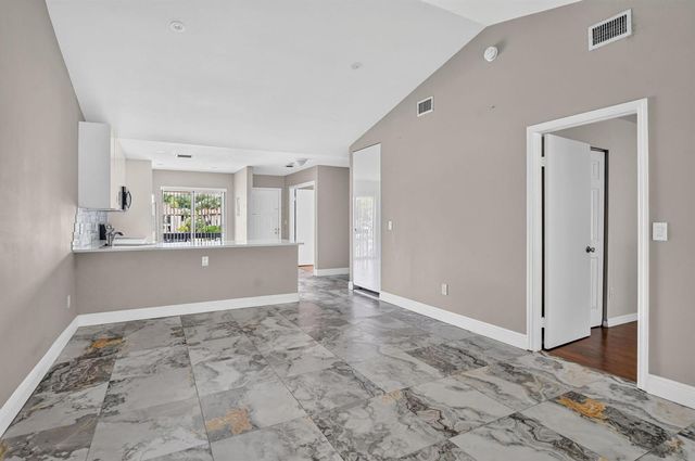 301 Club Circle 208, Boca Raton, FL 33487