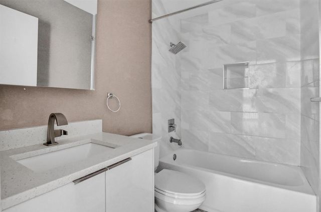301 Club Circle 208, Boca Raton, FL 33487