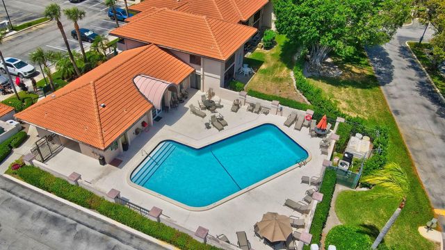 301 Club Circle 208, Boca Raton, FL 33487