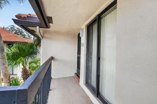 301 Club Circle 208, Boca Raton, FL 33487