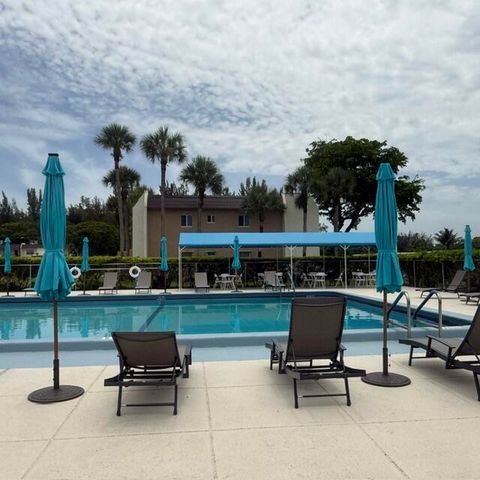 166 Lake Meryl Drive, West Palm Beach, FL 33411