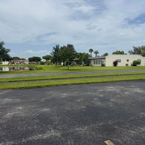 166 Lake Meryl Drive, West Palm Beach, FL 33411