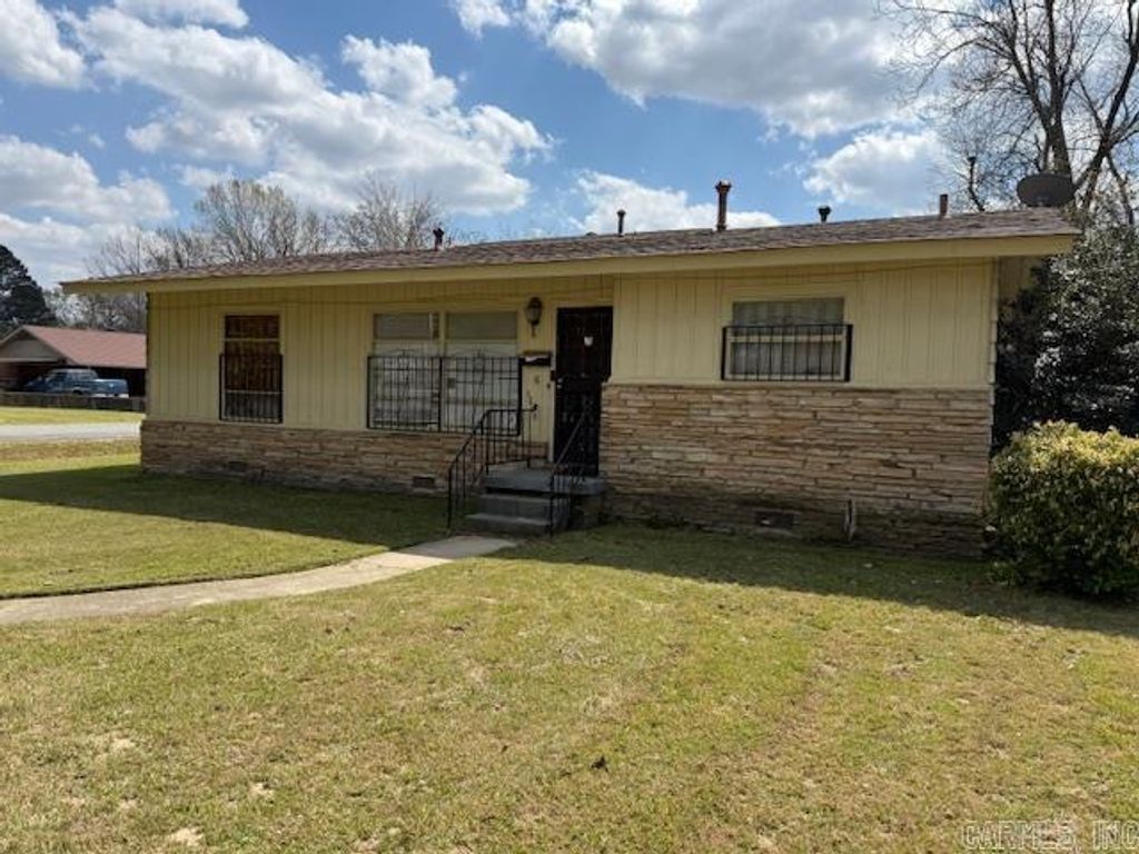 1200 W 31st Avenue, Pine Bluff, AR 71603