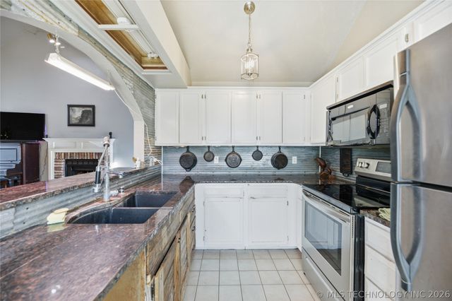 9722 S 69th East Avenue, Tulsa, OK 74133