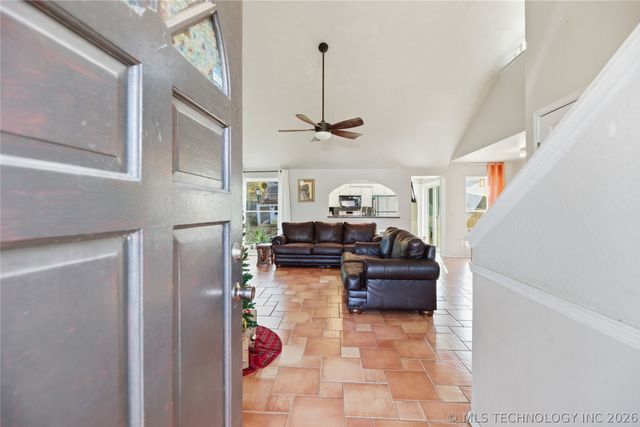 9722 S 69th East Avenue, Tulsa, OK 74133