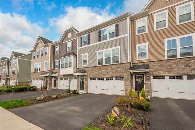 4031 Crown Dr, South Park, PA 15129