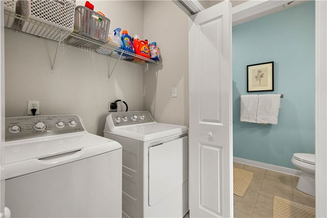 4031 Crown Dr, South Park, PA 15129