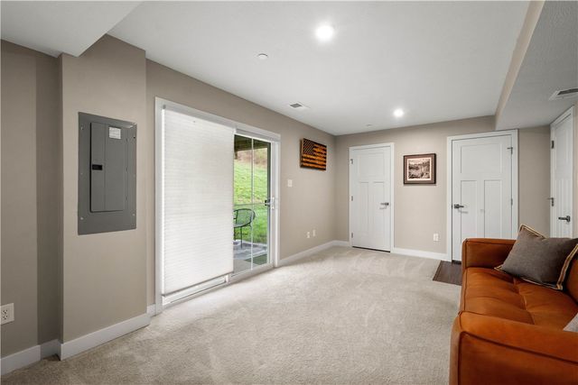 4031 Crown Dr, South Park, PA 15129