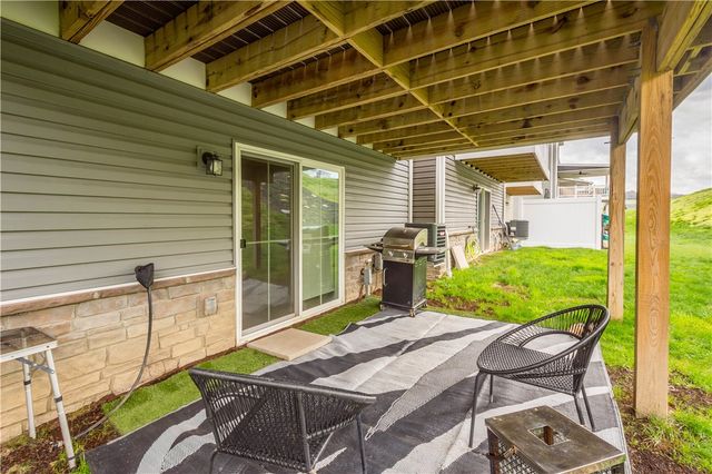 4031 Crown Dr, South Park, PA 15129