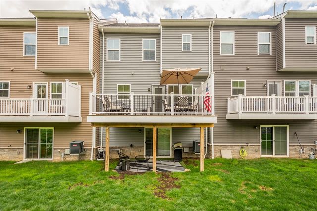 4031 Crown Dr, South Park, PA 15129