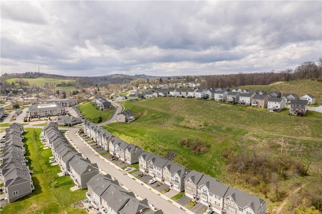 4031 Crown Dr, South Park, PA 15129