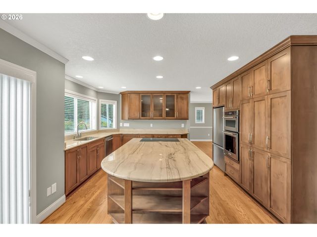 21414 S RICHARD Ct, Oregon City, OR 97045