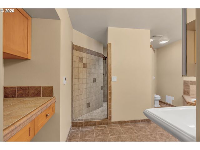 21414 S RICHARD Ct, Oregon City, OR 97045