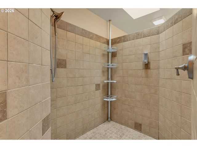 21414 S RICHARD Ct, Oregon City, OR 97045