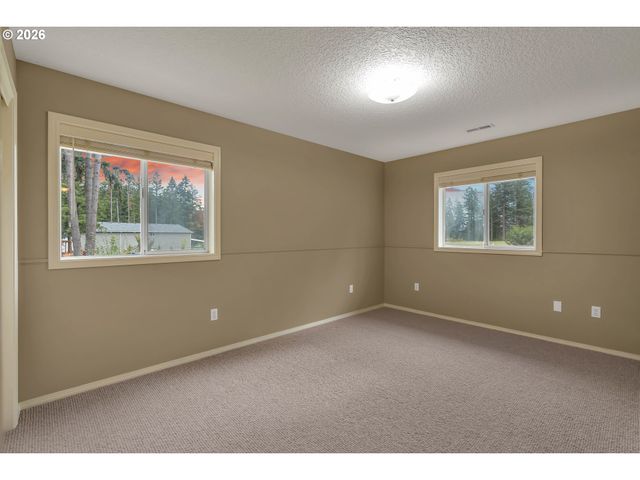21414 S RICHARD Ct, Oregon City, OR 97045