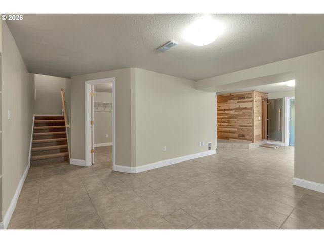 21414 S RICHARD Ct, Oregon City, OR 97045