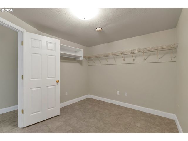 21414 S RICHARD Ct, Oregon City, OR 97045