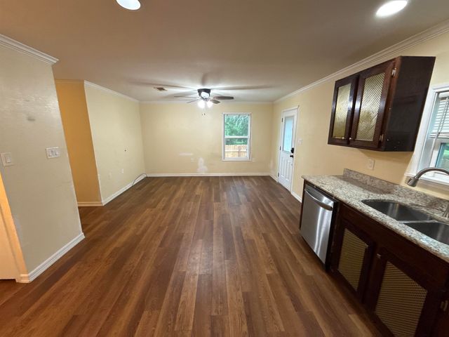 610 Corrigan St, Kilgore, TX 75662