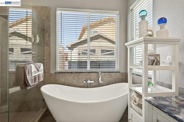 469 Monte Oro St, Manteca, CA 95337