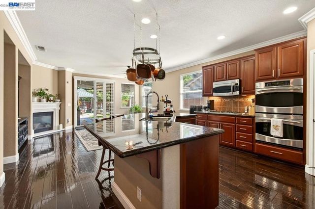 469 Monte Oro St, Manteca, CA 95337