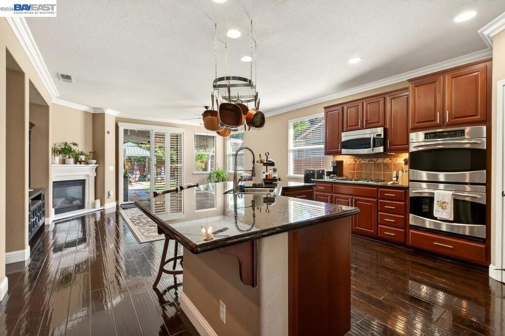 Image 6 of property listing at 469 Monte Oro St, Manteca, CA 95337