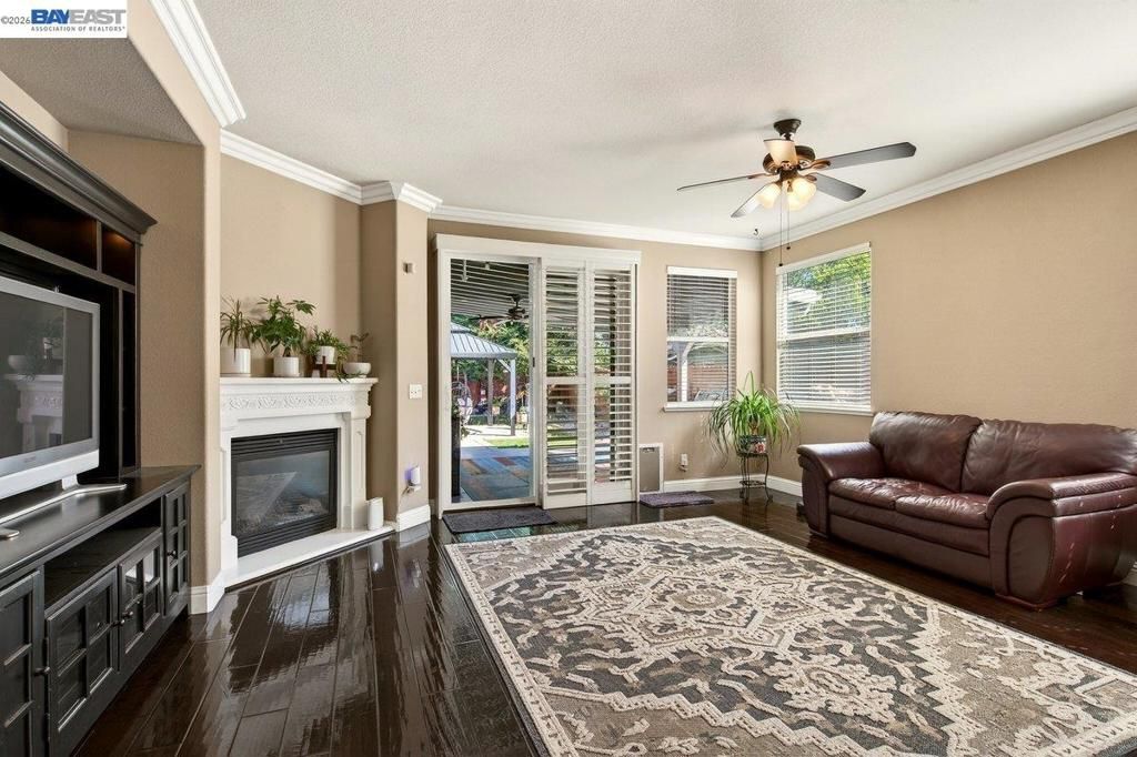 Image 7 of property listing at 469 Monte Oro St, Manteca, CA 95337