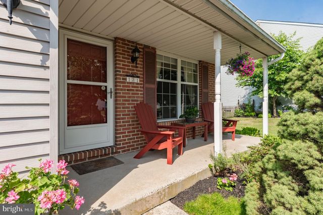 121 WINDING WAY, Telford, PA 18969