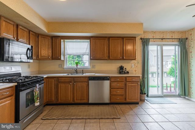 121 WINDING WAY, Telford, PA 18969
