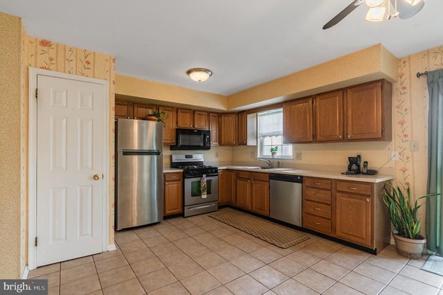 121 WINDING WAY, Telford, PA 18969