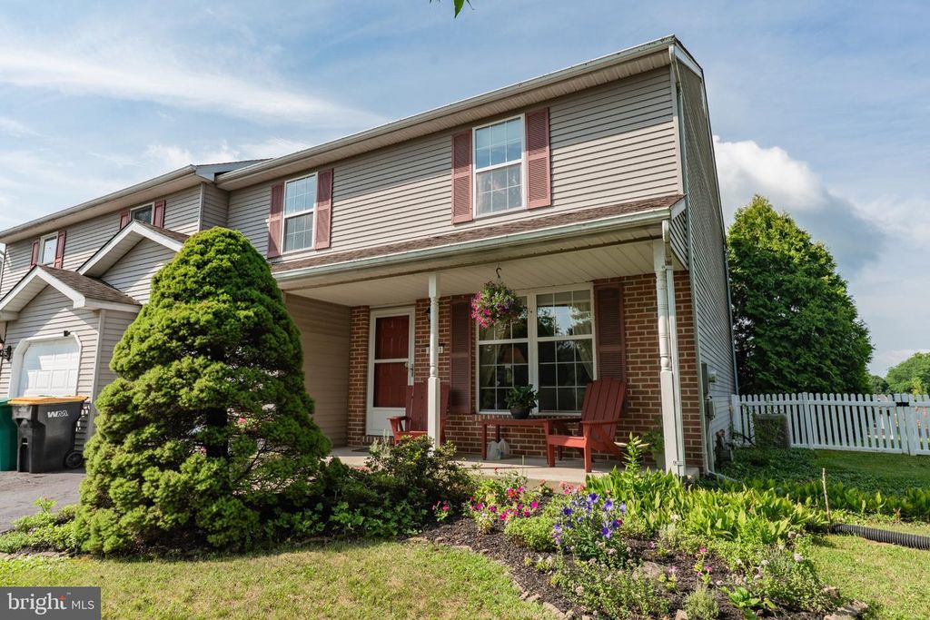 121 WINDING WAY, Telford, PA 18969