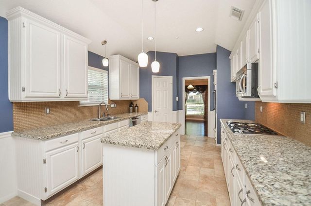 811 W Green Belt Drive, Sugar Land, TX 77498