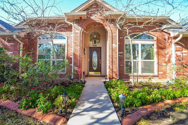 811 W Green Belt Drive, Sugar Land, TX 77498