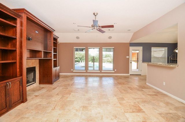 811 W Green Belt Drive, Sugar Land, TX 77498