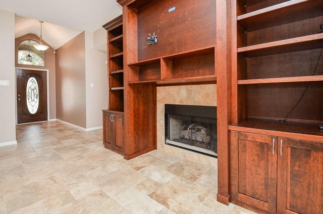 811 W Green Belt Drive, Sugar Land, TX 77498