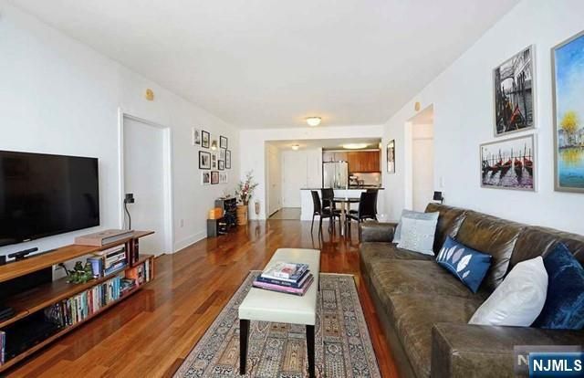 88 Morgan Street 3804, Jersey City, NJ 07302