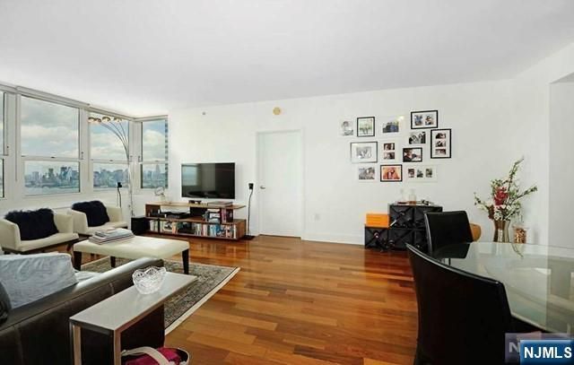 88 Morgan Street 3804, Jersey City, NJ 07302