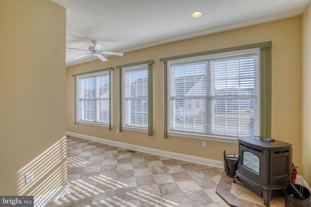 213 NOBLES POND XING, Dover, DE 19904