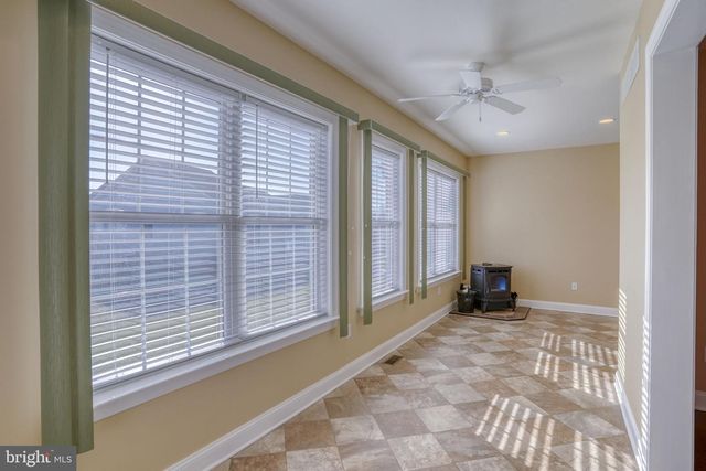 213 NOBLES POND XING, Dover, DE 19904