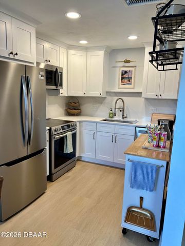 41 Brooks Drive, Ormond Beach, FL 32176