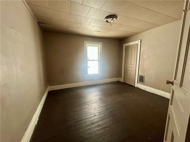 812 Fallowfield Ave, Charleroi Boro, PA 15022