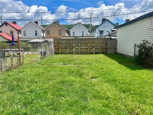 812 Fallowfield Ave, Charleroi Boro, PA 15022