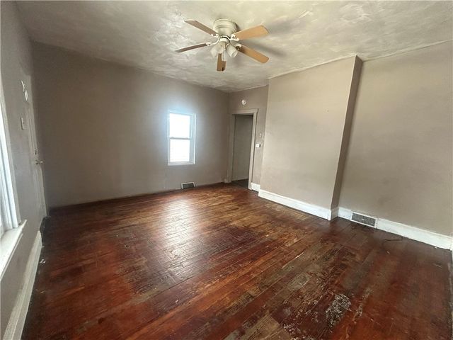 812 Fallowfield Ave, Charleroi Boro, PA 15022