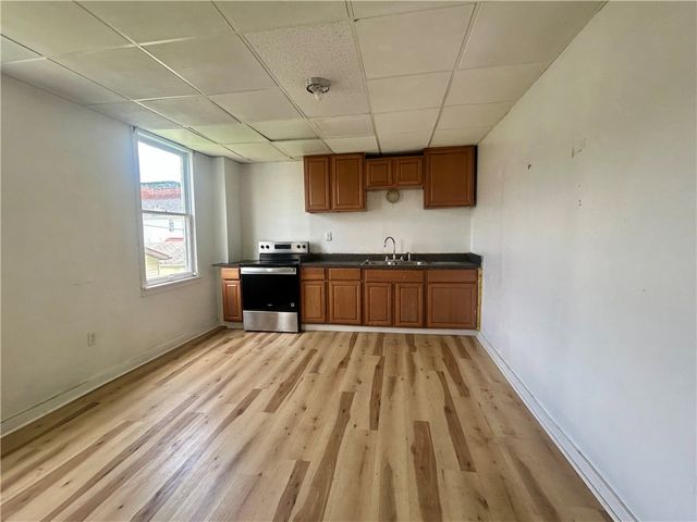 812 Fallowfield Ave, Charleroi Boro, PA 15022