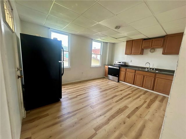 812 Fallowfield Ave, Charleroi Boro, PA 15022