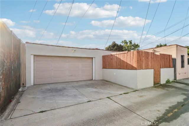 3845 Hollypark, Los Angeles, CA 90039