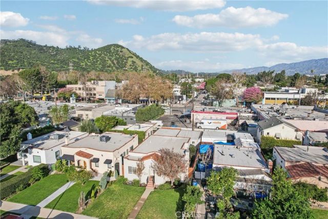3845 Hollypark, Los Angeles, CA 90039